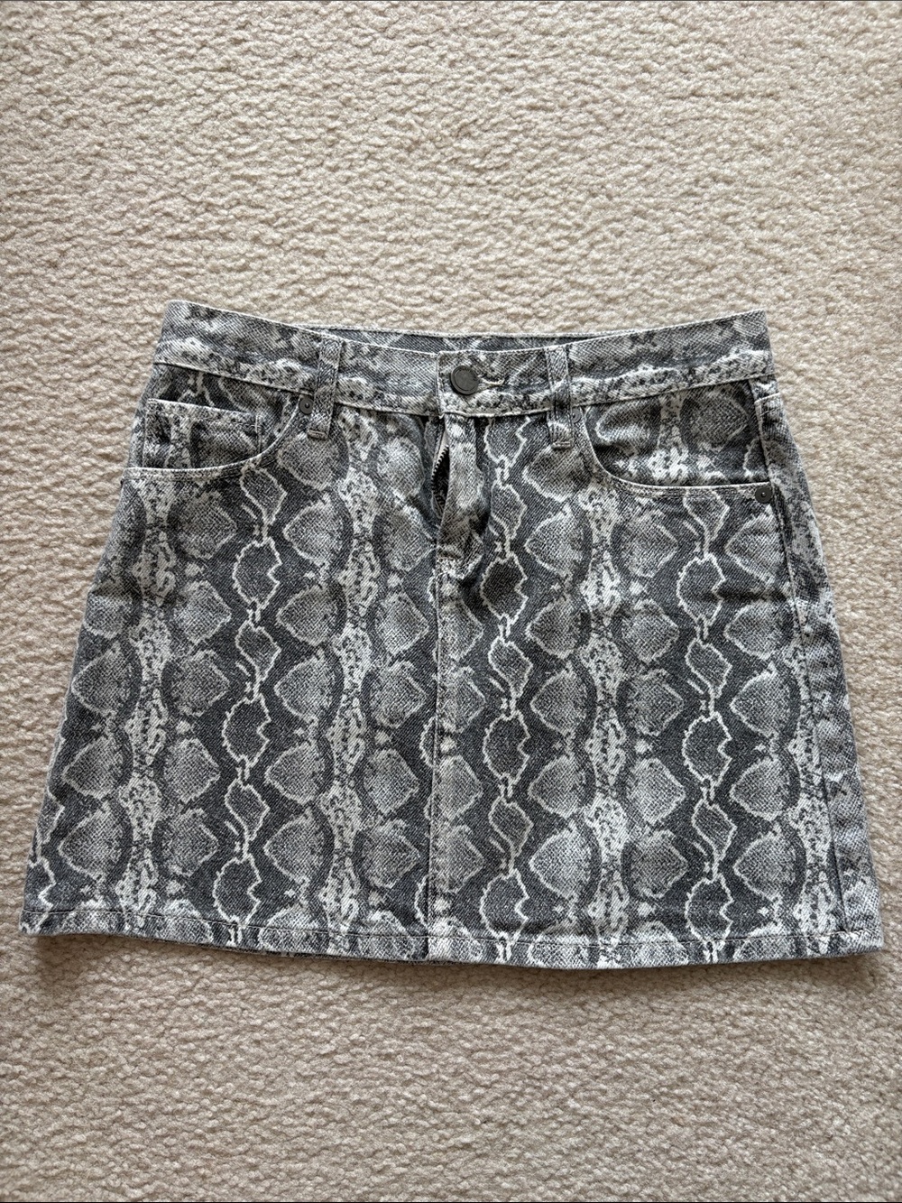 Blank NYC Grey & White Snake-Print Mini Skirt